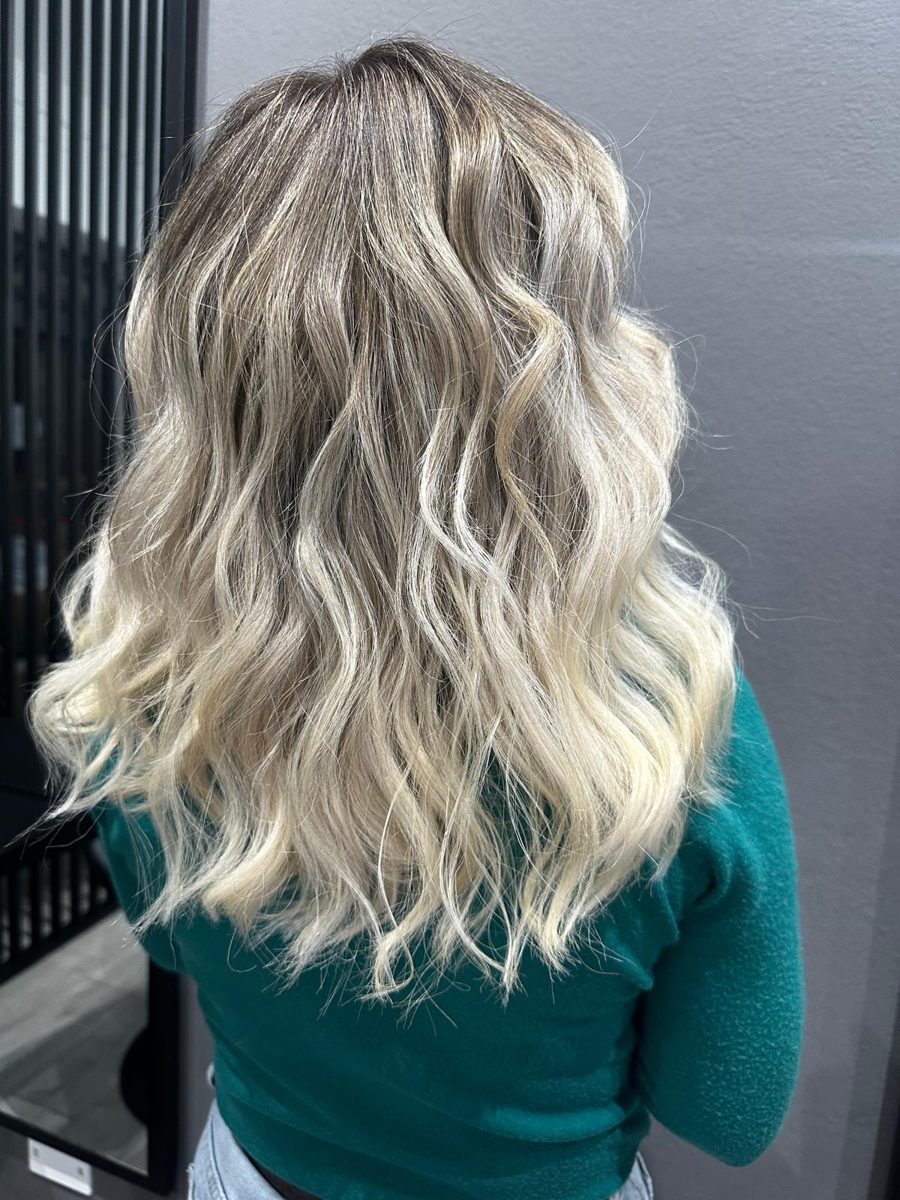 Biondo cenere con beach waves